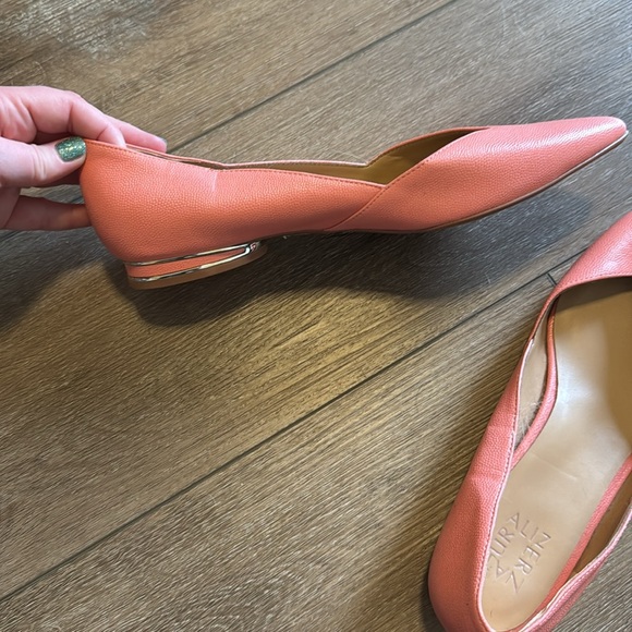 NEW Naturalizer Size 8.5 Salmon Flats - Picture 2 of 3